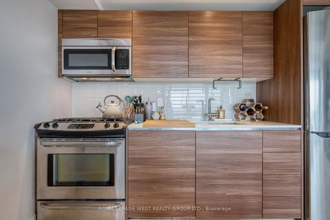 Photo 13 at 301 - 51 Lady Bank Road, Queensway, Toronto