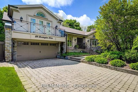 Photo 1 at 26 Farrington Drive, Windfields, Toronto
