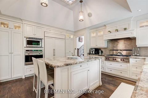Photo 5 at 26 Farrington Drive, Windfields, Toronto