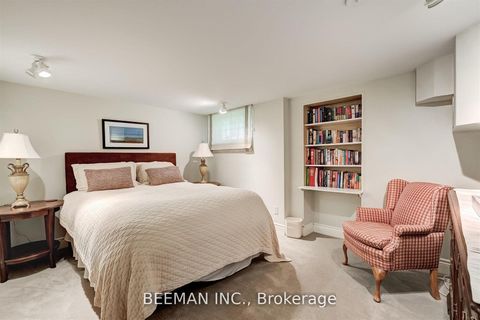 Photo 21 at 26 Farrington Drive, Windfields, Toronto