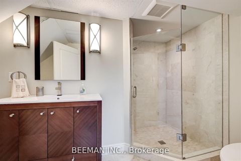 Photo 24 at 26 Farrington Drive, Windfields, Toronto