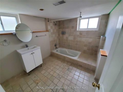 Photo 4 at 130 Yardley Avenue, Parkview, Toronto
