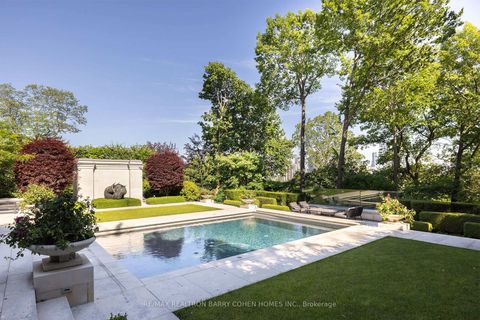 Photo 4 at 17 Ardwold Gate, Casa Loma, Toronto