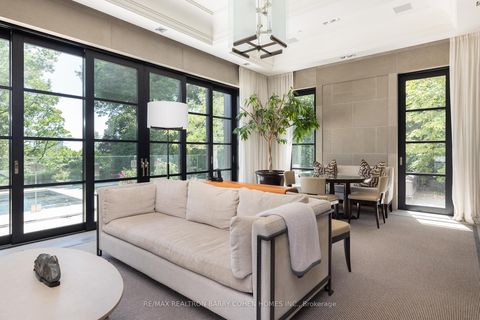 Photo 12 at 17 Ardwold Gate, Casa Loma, Toronto