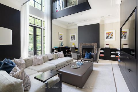 Photo 13 at 17 Ardwold Gate, Casa Loma, Toronto