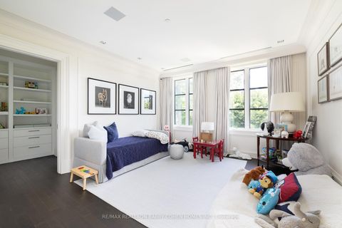 Photo 23 at 17 Ardwold Gate, Casa Loma, Toronto