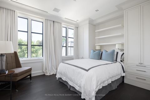 Photo 27 at 17 Ardwold Gate, Casa Loma, Toronto