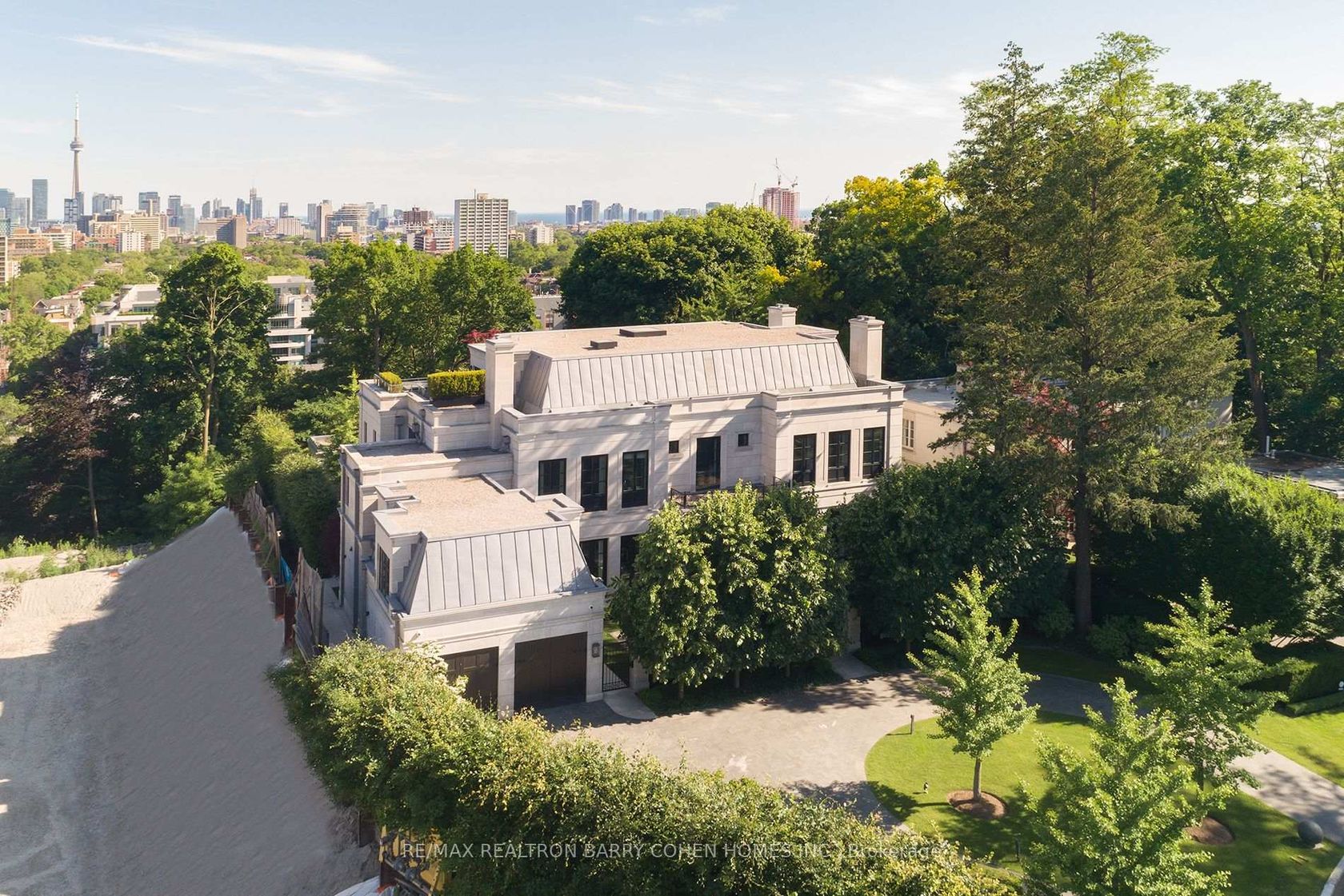17 Ardwold Gate, Casa Loma, Toronto 