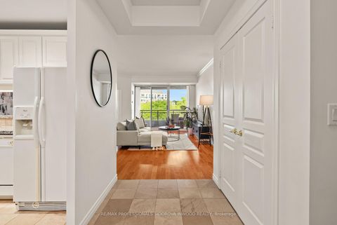 Photo 2 at 507 - 2662 Bloor Street W, Kingsway South, Toronto