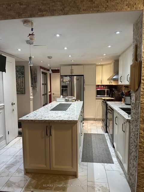 Photo 2 at 1604 - 370 Dixon Road, The Westway, Toronto