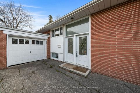 Photo 2 at 7 Golfwood Heights, The Westway, Toronto