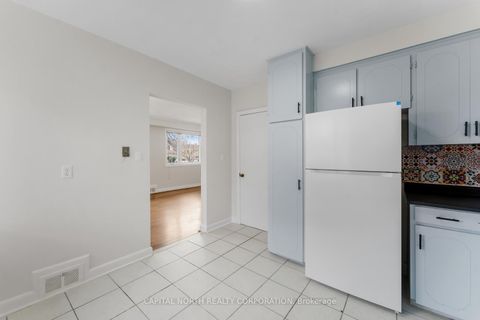 Photo 12 at 7 Golfwood Heights, The Westway, Toronto