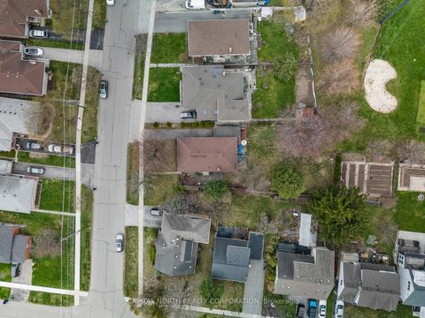 Photo 35 at 7 Golfwood Heights, The Westway, Toronto