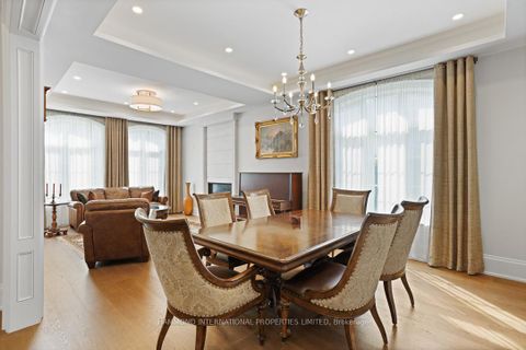 Photo 5 at 173 Millpond Court, Mill Pond, Richmond Hill