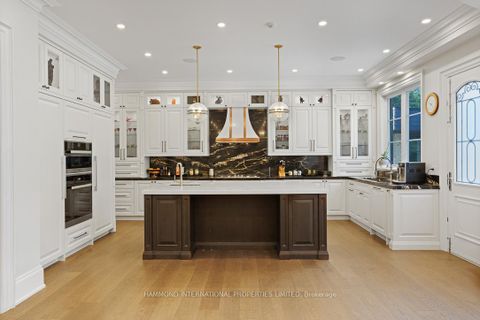 Photo 8 at 173 Millpond Court, Mill Pond, Richmond Hill