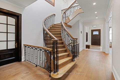 Photo 14 at 173 Millpond Court, Mill Pond, Richmond Hill