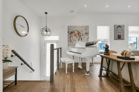 Photo 7 at 255 Smallwood Circle, Brownridge, Vaughan