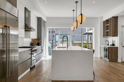 Photo 14 at 255 Smallwood Circle, Brownridge, Vaughan