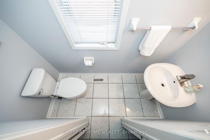 Photo 11 at 104 - 2945 Thomas Street, Central Erin Mills, Mississauga