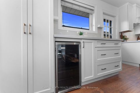 Photo 11 at 19 Vanderbrent Crescent, Richview, Toronto