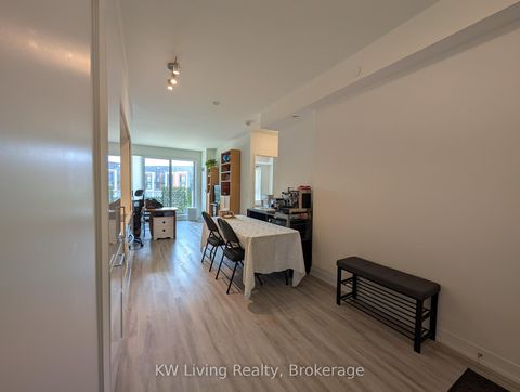 Photo 4 at 218 - 6 David Eyer Road, Rural Richmond Hill, Richmond Hill