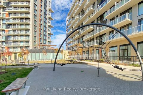 Photo 26 at 218 - 6 David Eyer Road, Rural Richmond Hill, Richmond Hill