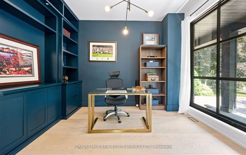 Photo 3 at 10 Colwood Road, Humber Valley, Toronto