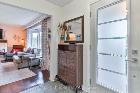 Photo 4 at 819 Srigley Street, College Manor, Newmarket