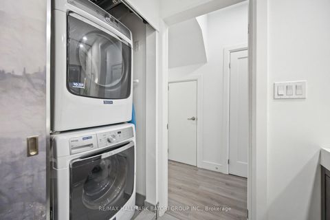 Photo 17 at TH06 - 98 Carr Street, Chinatown, Toronto