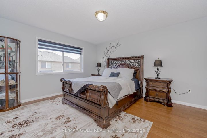 Photo 19 at 28 Crocker Drive, Vales of Castlemore, Brampton
