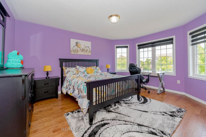 Photo 26 at 28 Crocker Drive, Vales of Castlemore, Brampton