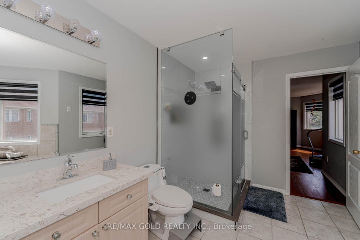 Photo 31 at 28 Crocker Drive, Vales of Castlemore, Brampton