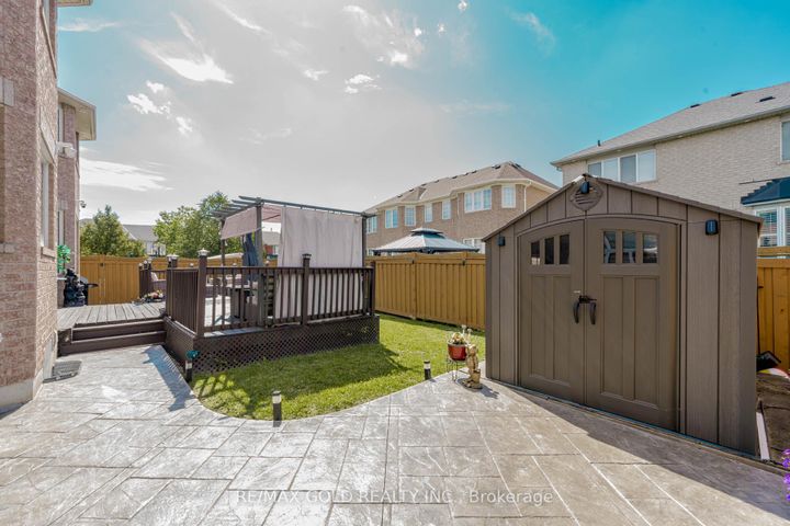 Photo 34 at 28 Crocker Drive, Vales of Castlemore, Brampton