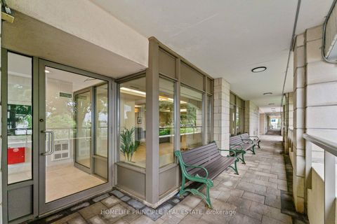 Photo 4 at 502 - 2500 Rutherford Road, Maple, Vaughan