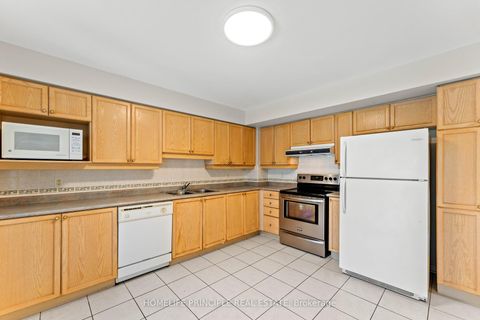 Photo 16 at 502 - 2500 Rutherford Road, Maple, Vaughan