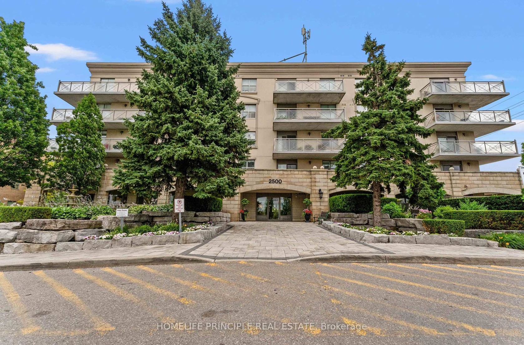 502 - 2500 Rutherford Road, Maple, Vaughan 