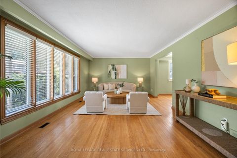 Photo 3 at 6 Longfield Road, Rosethorn, Toronto