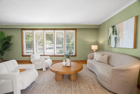 Photo 4 at 6 Longfield Road, Rosethorn, Toronto