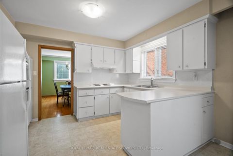 Photo 12 at 6 Longfield Road, Rosethorn, Toronto