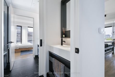 Photo 2 at 612 - 505 Richmond Street W, Waterfront Communities C1, Toronto