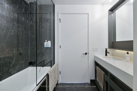 Photo 3 at 612 - 505 Richmond Street W, Waterfront Communities C1, Toronto