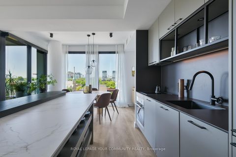 Photo 5 at 612 - 505 Richmond Street W, Waterfront Communities C1, Toronto