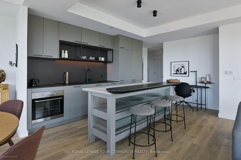Photo 7 at 612 - 505 Richmond Street W, Waterfront Communities C1, Toronto