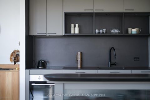 Photo 8 at 612 - 505 Richmond Street W, Waterfront Communities C1, Toronto