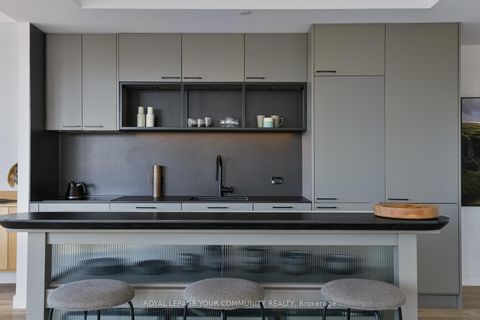 Photo 9 at 612 - 505 Richmond Street W, Waterfront Communities C1, Toronto