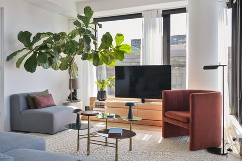 Photo 19 at 612 - 505 Richmond Street W, Waterfront Communities C1, Toronto