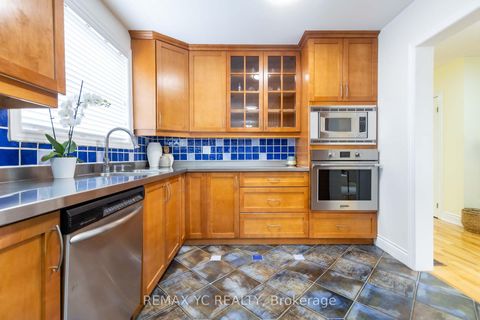 Photo 15 at 18 Mullet Road, Newtonbrook East, Toronto