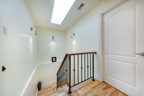 Photo 25 at 18 Mullet Road, Newtonbrook East, Toronto