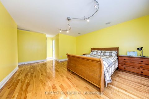 Photo 31 at 18 Mullet Road, Newtonbrook East, Toronto