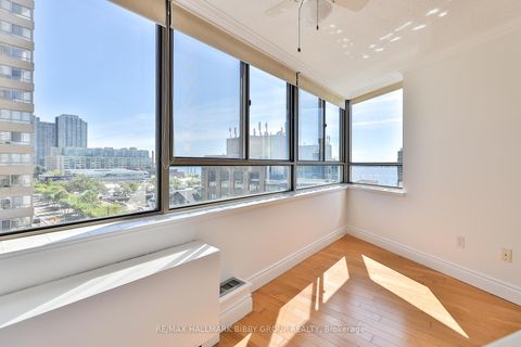 Photo 3 at 801 - 270 Queens Quay Boulevard W, Waterfront Communities C1, Toronto